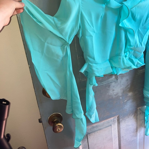 NWT Ruffled Crop Top - Picture 10 of 13